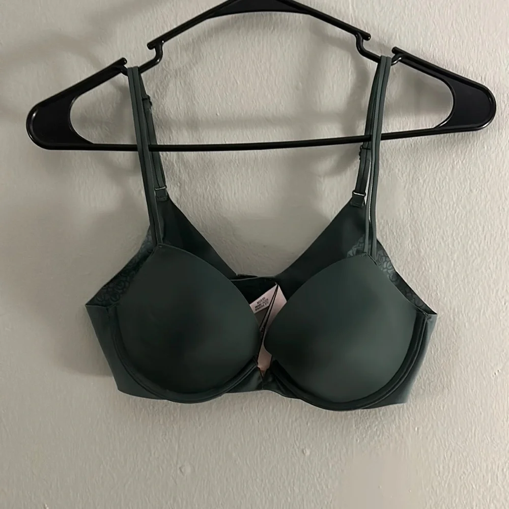 Green V Victoria Secret Push Up Bra 34B - Picture 1 of 2